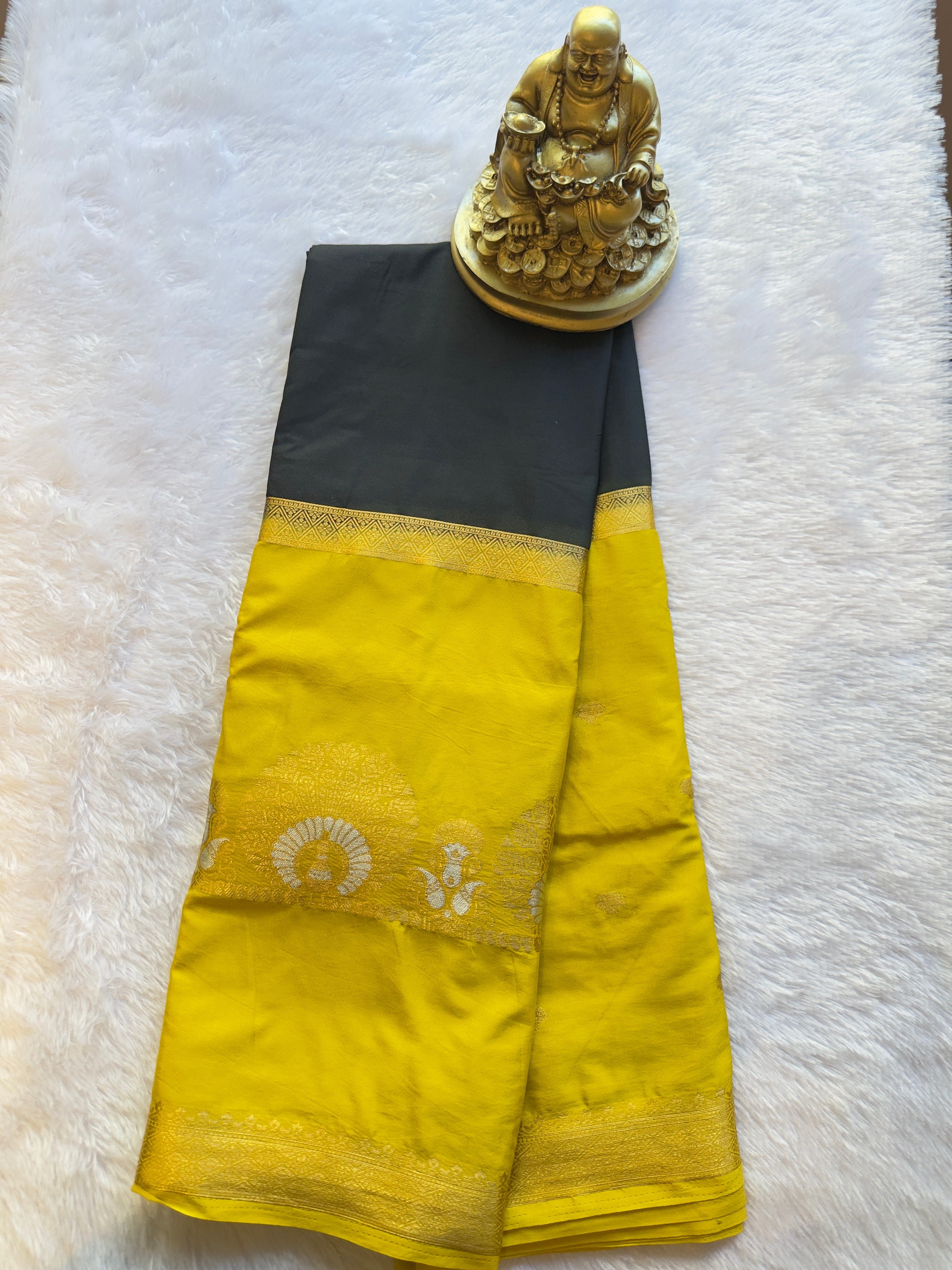 Semi Mysore Silk Narayani Peacock Panel Chit Contrast