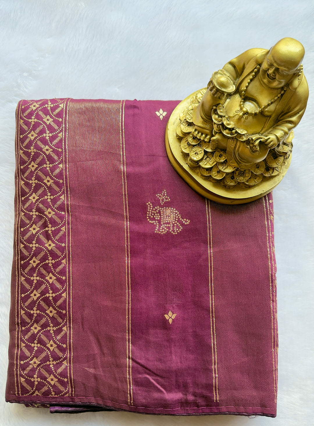 Dola Panal with Elephant butta No Border