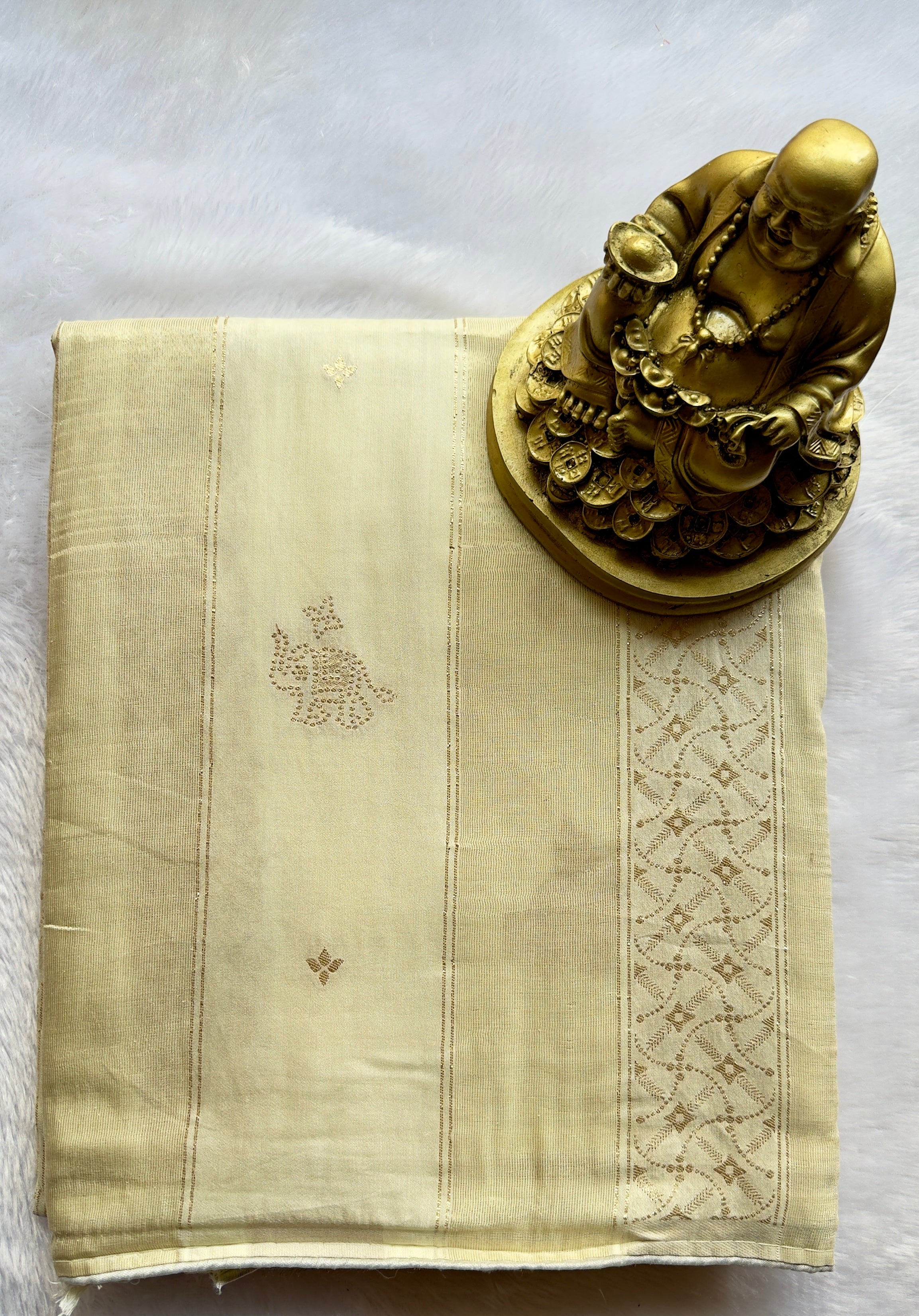 Dola Panal with Elephant butta No Border
