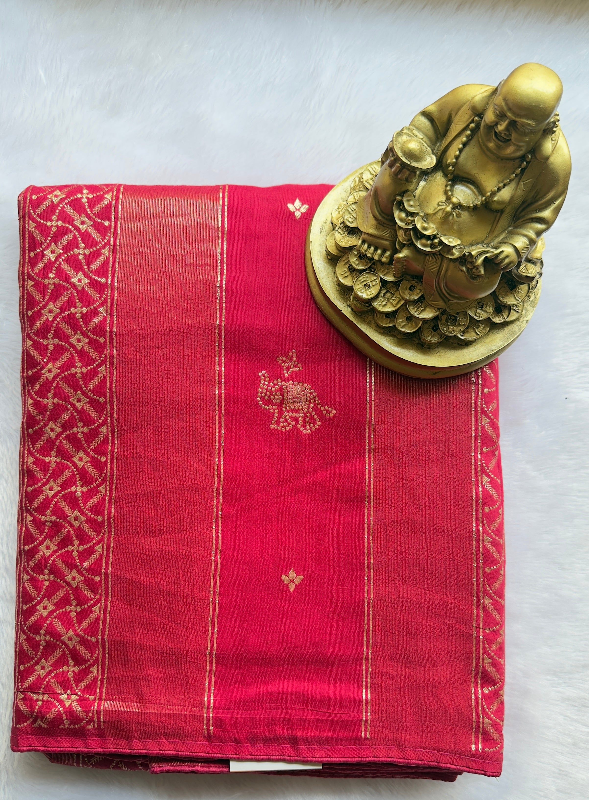 Dola Panal with Elephant butta No Border