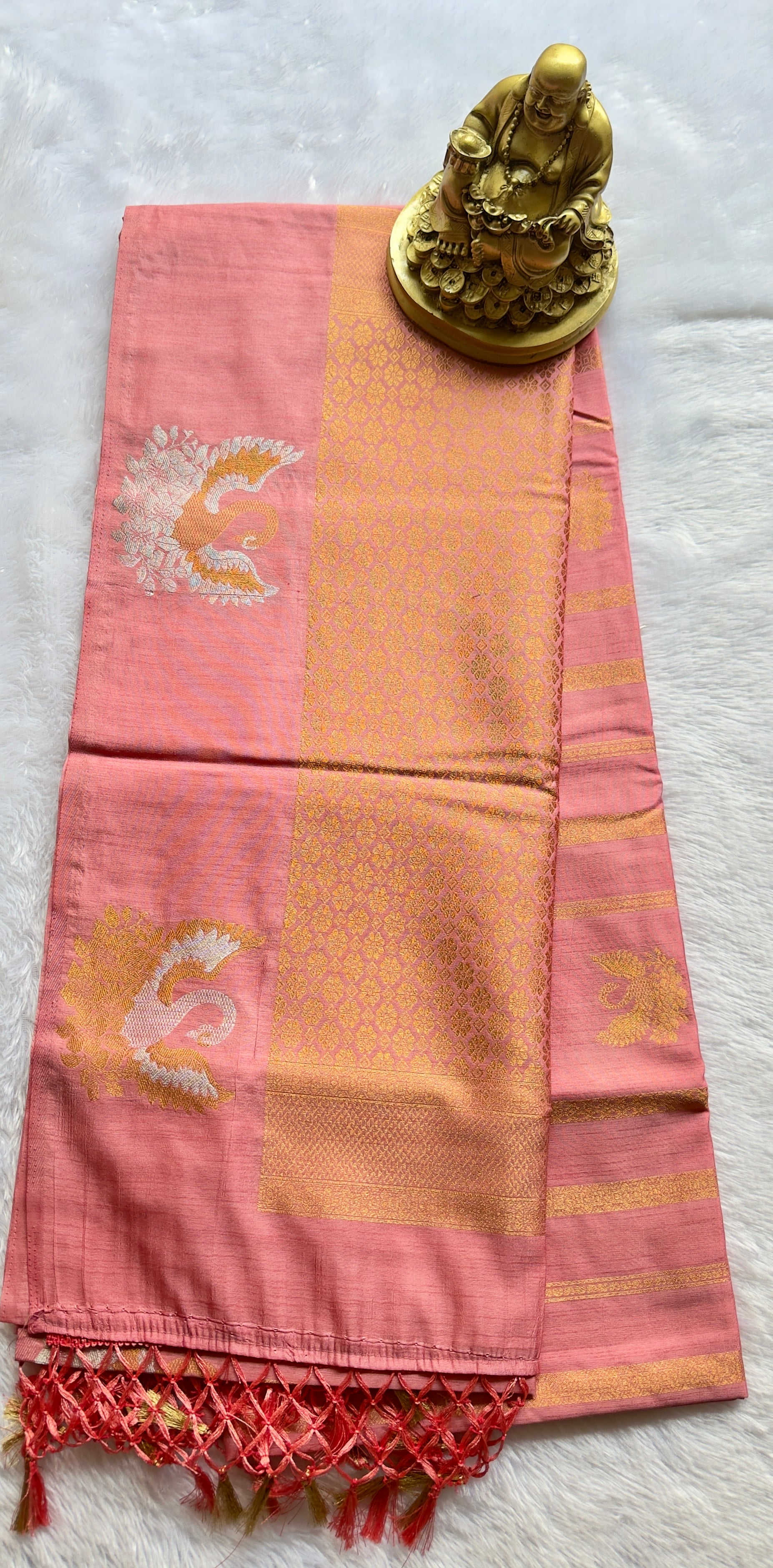 Dola Panal Body with Hamsa motif Border