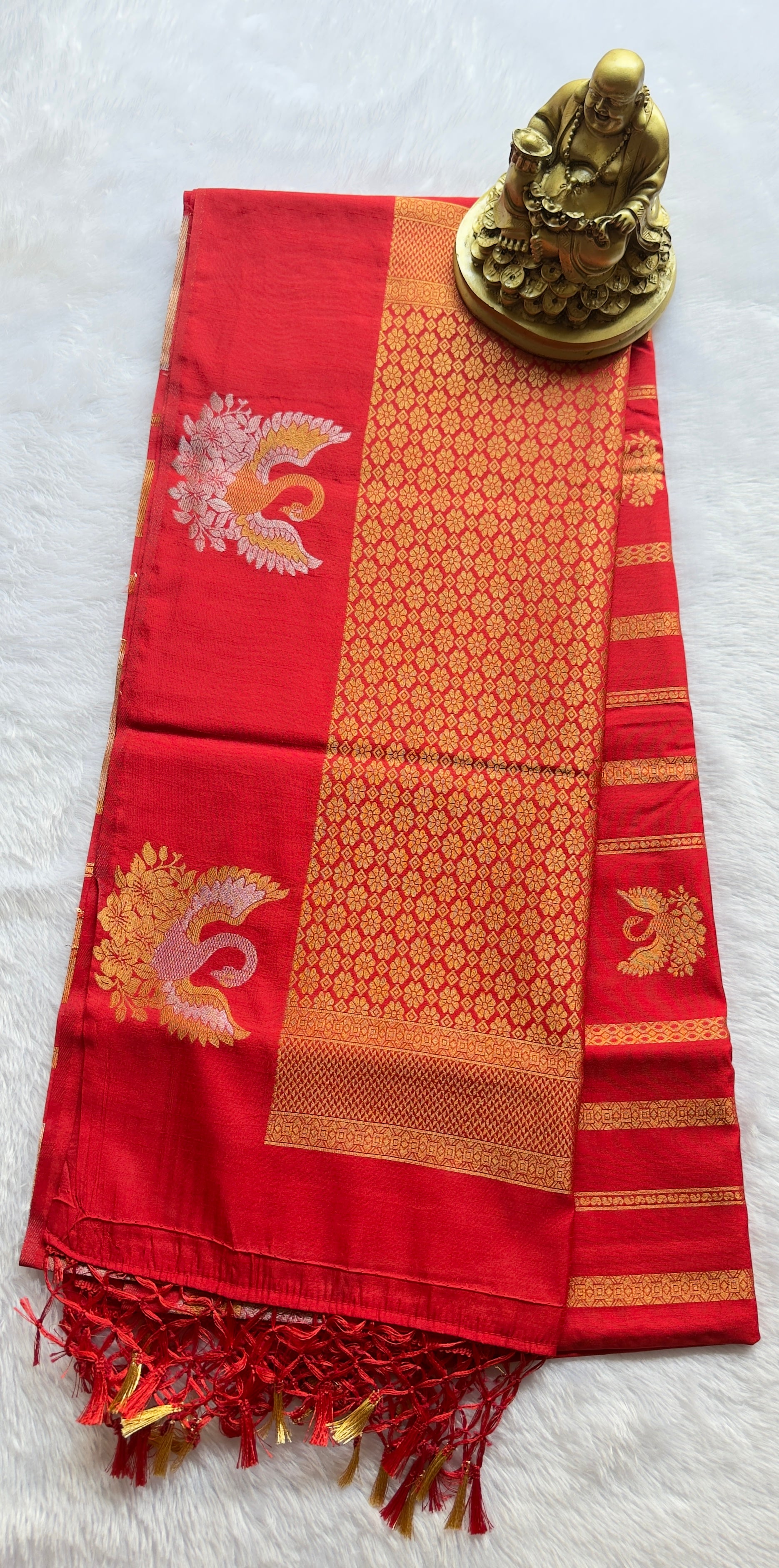 Dola Panal Body with Hamsa motif Border