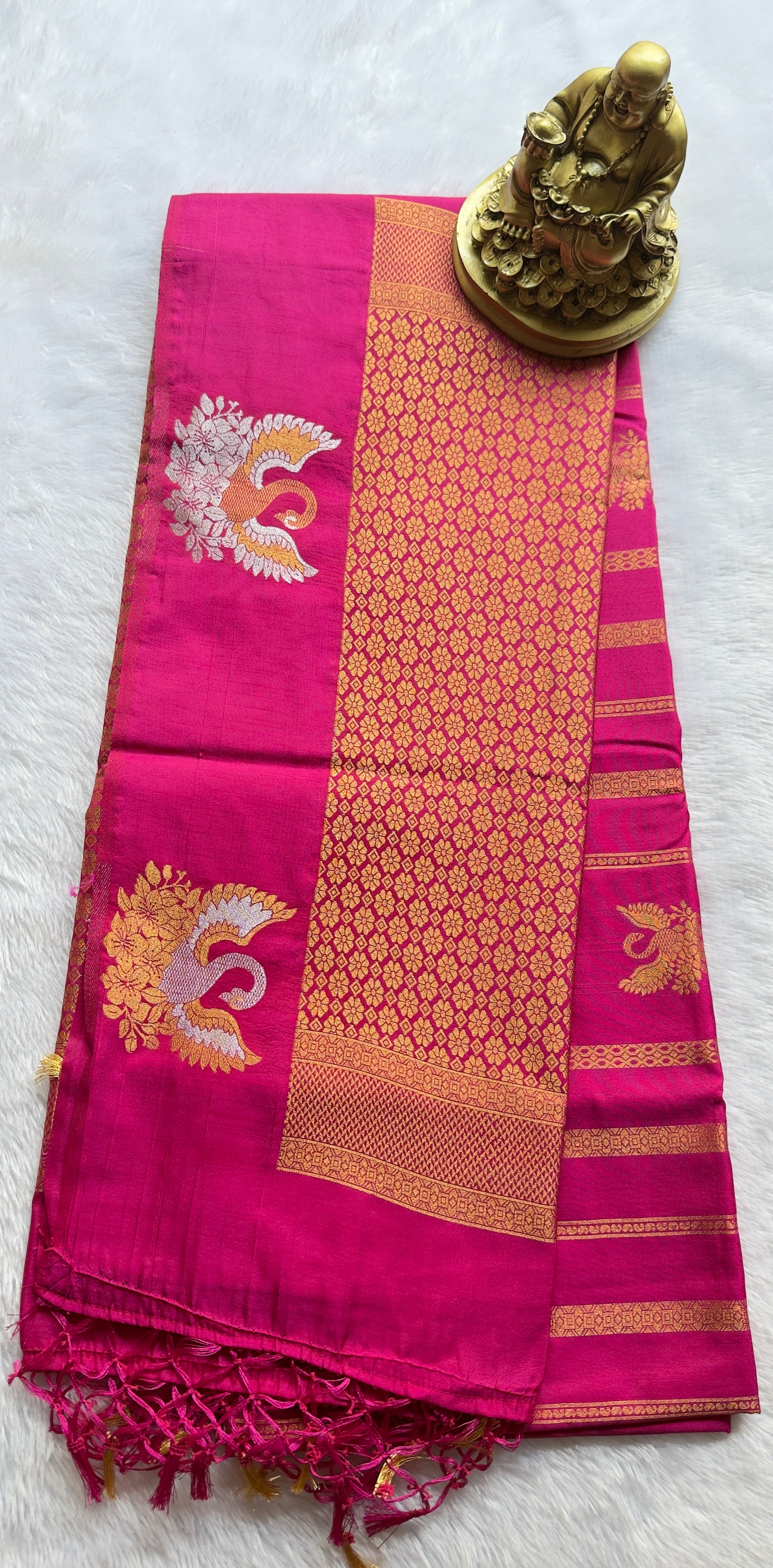 Dola Panal Body with Hamsa motif Border