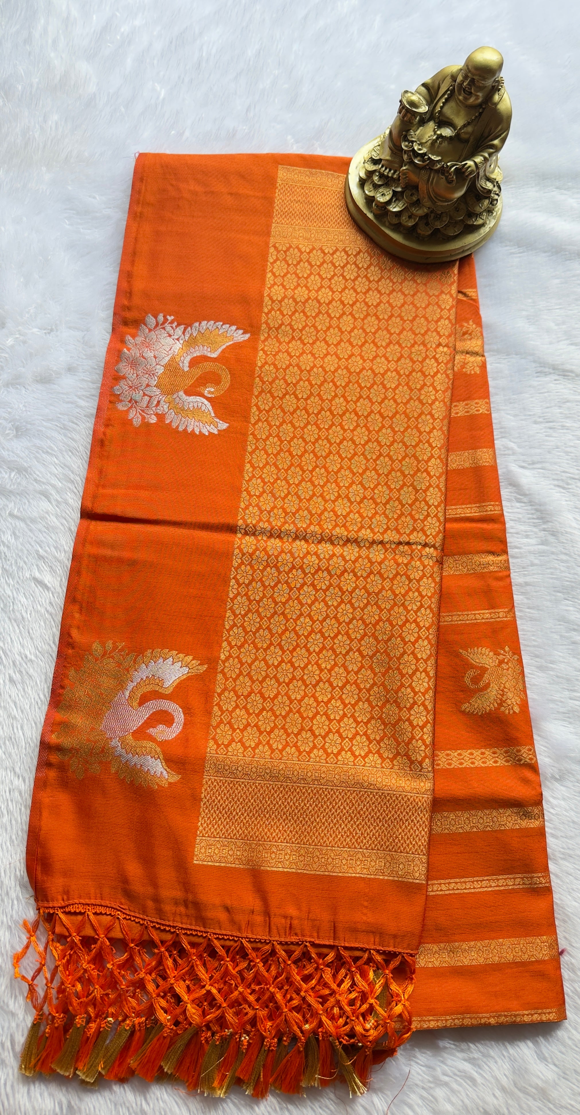 Dola Panal Body with Hamsa motif Border