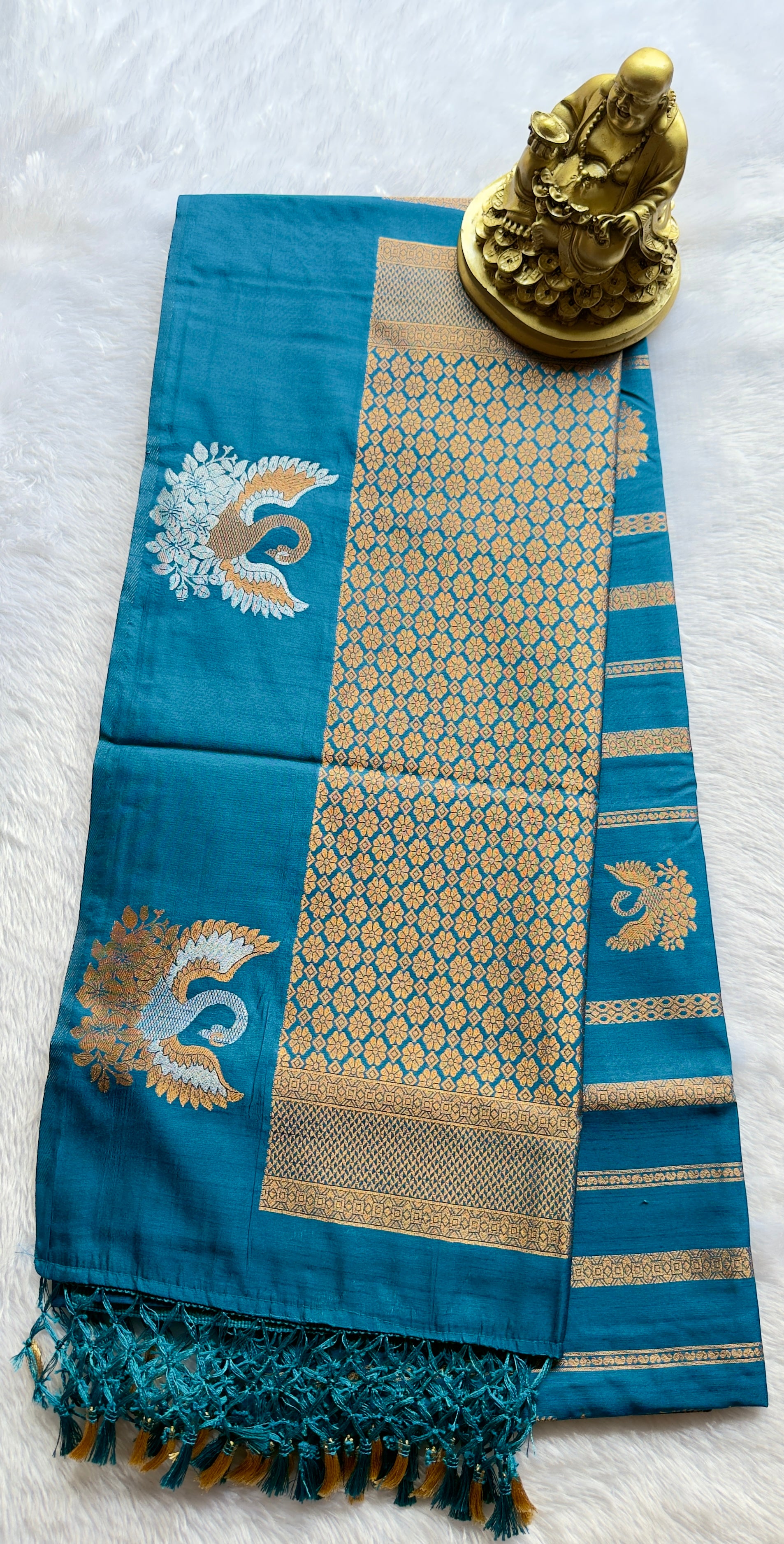Dola Panal Body with Hamsa motif Border
