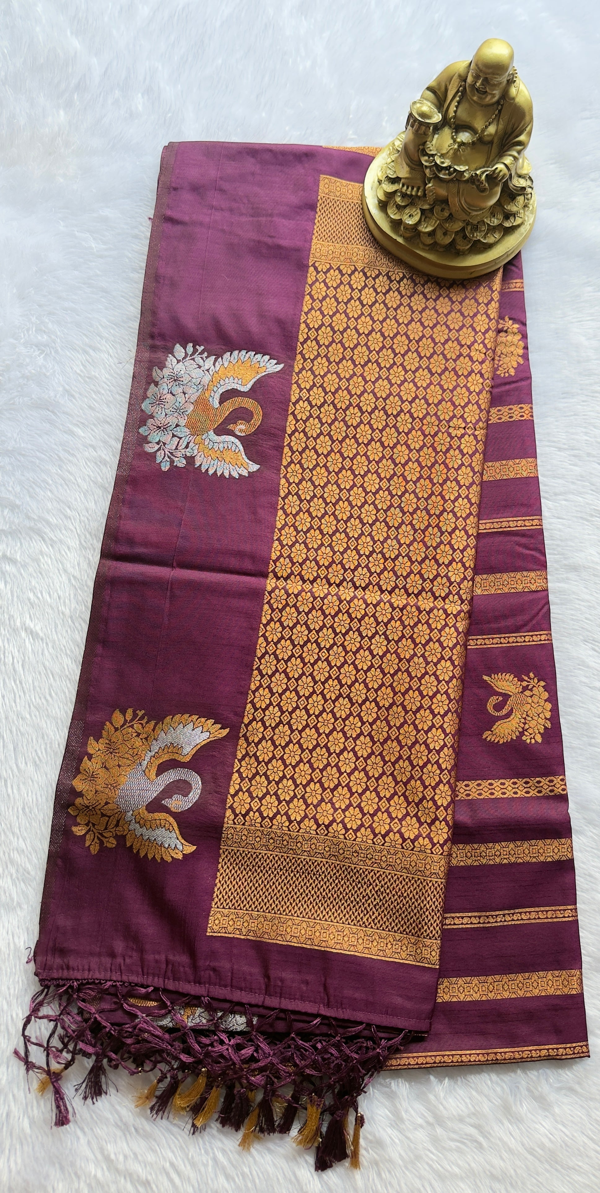 Dola Panal Body with Hamsa motif Border