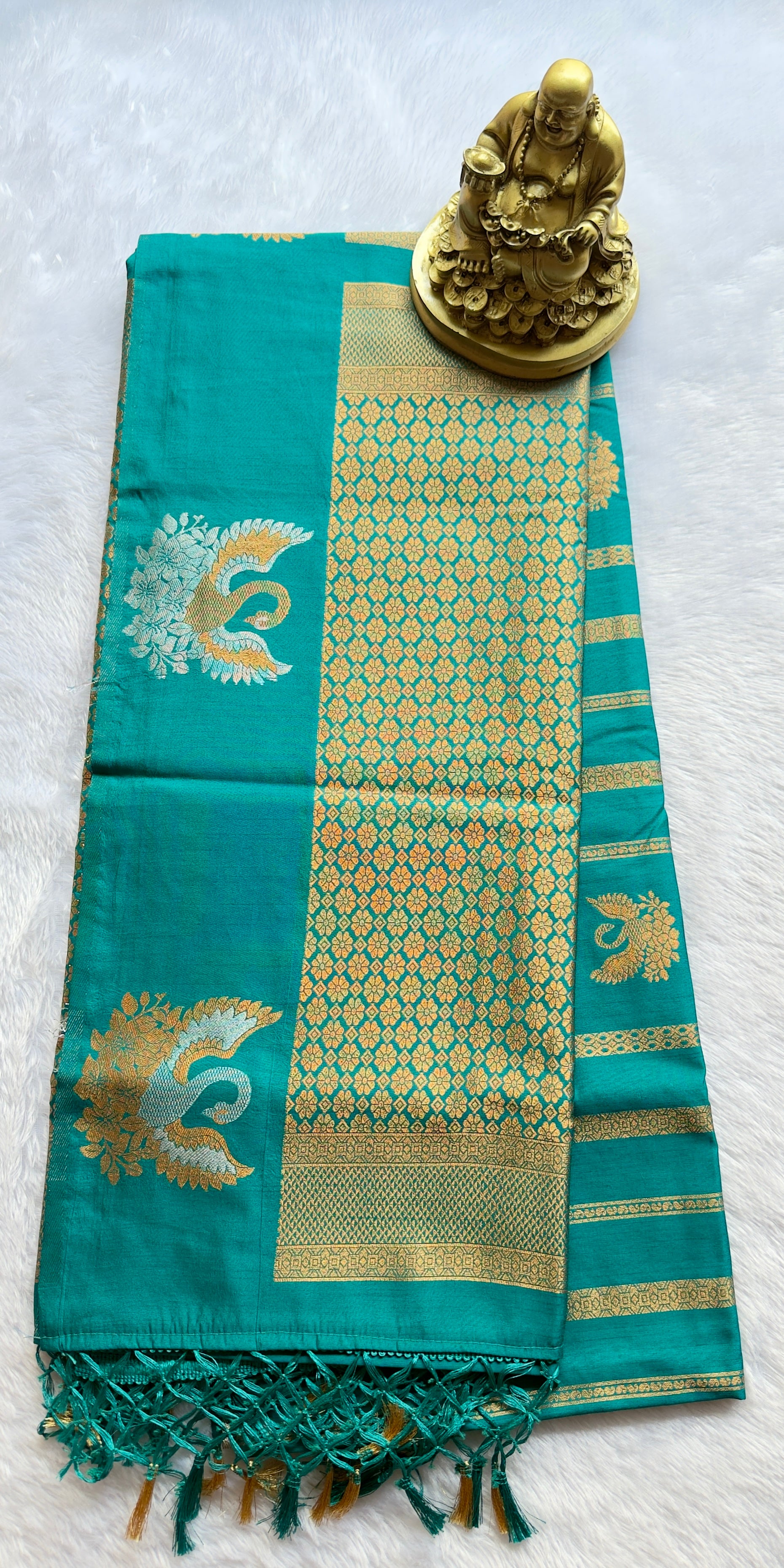 Dola Panal Body with Hamsa motif Border