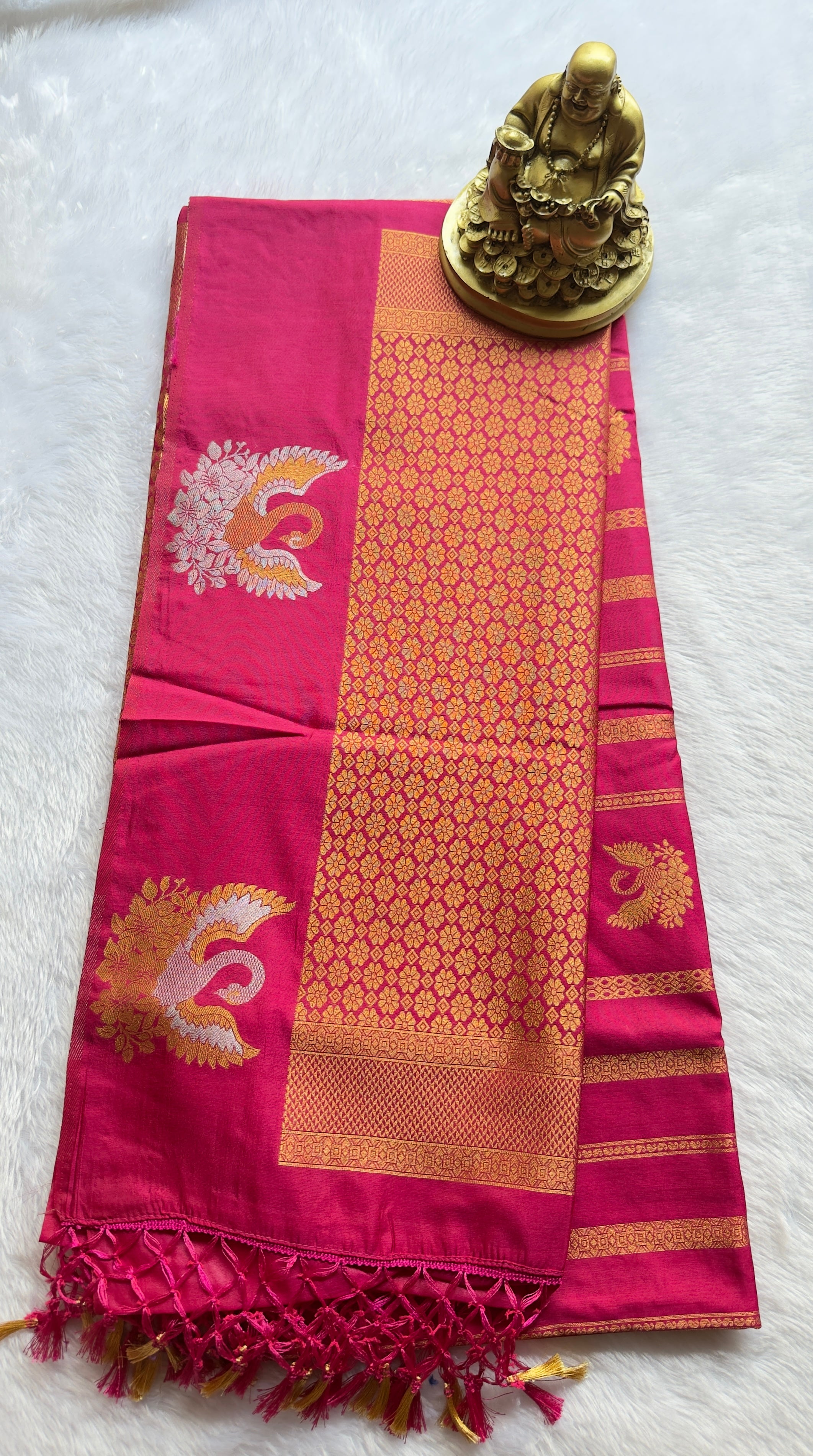 Dola Panal Body with Hamsa motif Border