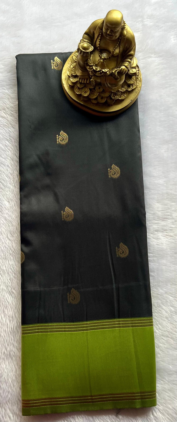 Semi Kanchi Silk Peacock butta Small betex border