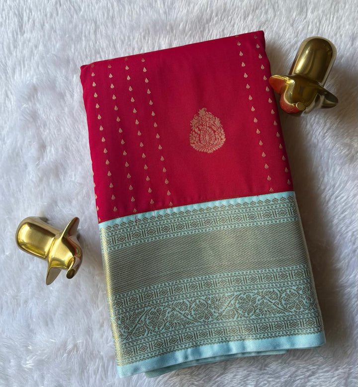 Kanchi weaving Climber Small Butta And Big Butta With Flower Border