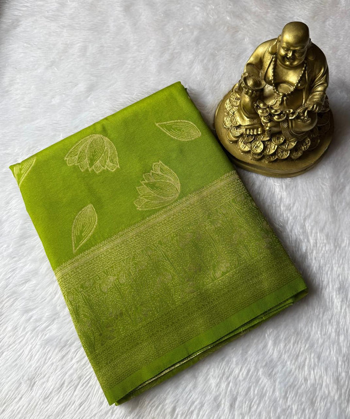 Georgette Crepe Lotus and Leaf Big Butta With Lotus Border