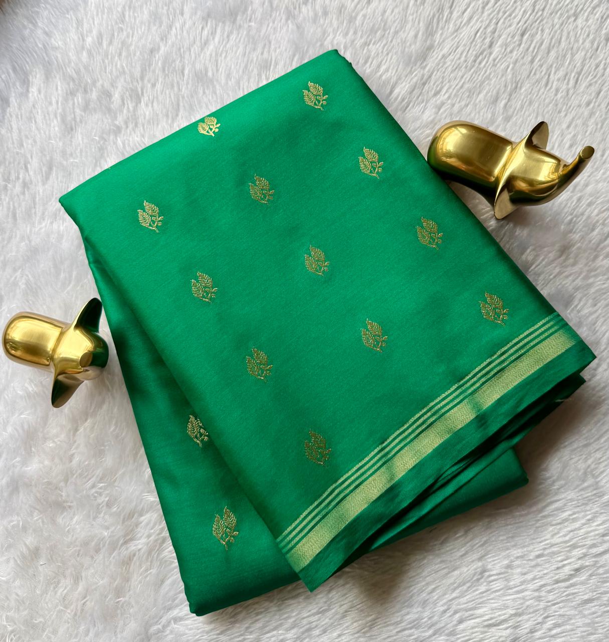 Gajji Silk Double Leaf Butta With Small Border