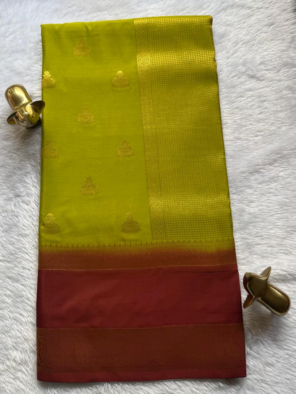 Semi Mysore Silk Jumka Butta With Rich Pallu And Pecock Border, Washable