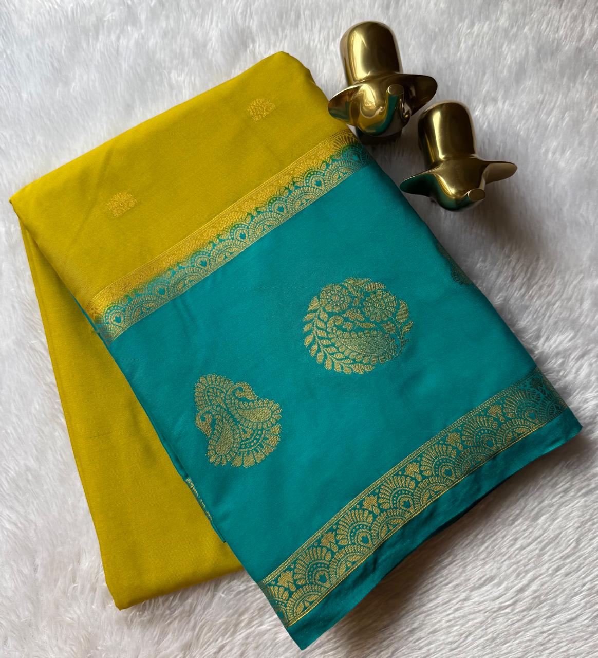 Semi Mysore Silk Small Butta With Flower and Double Mango Border