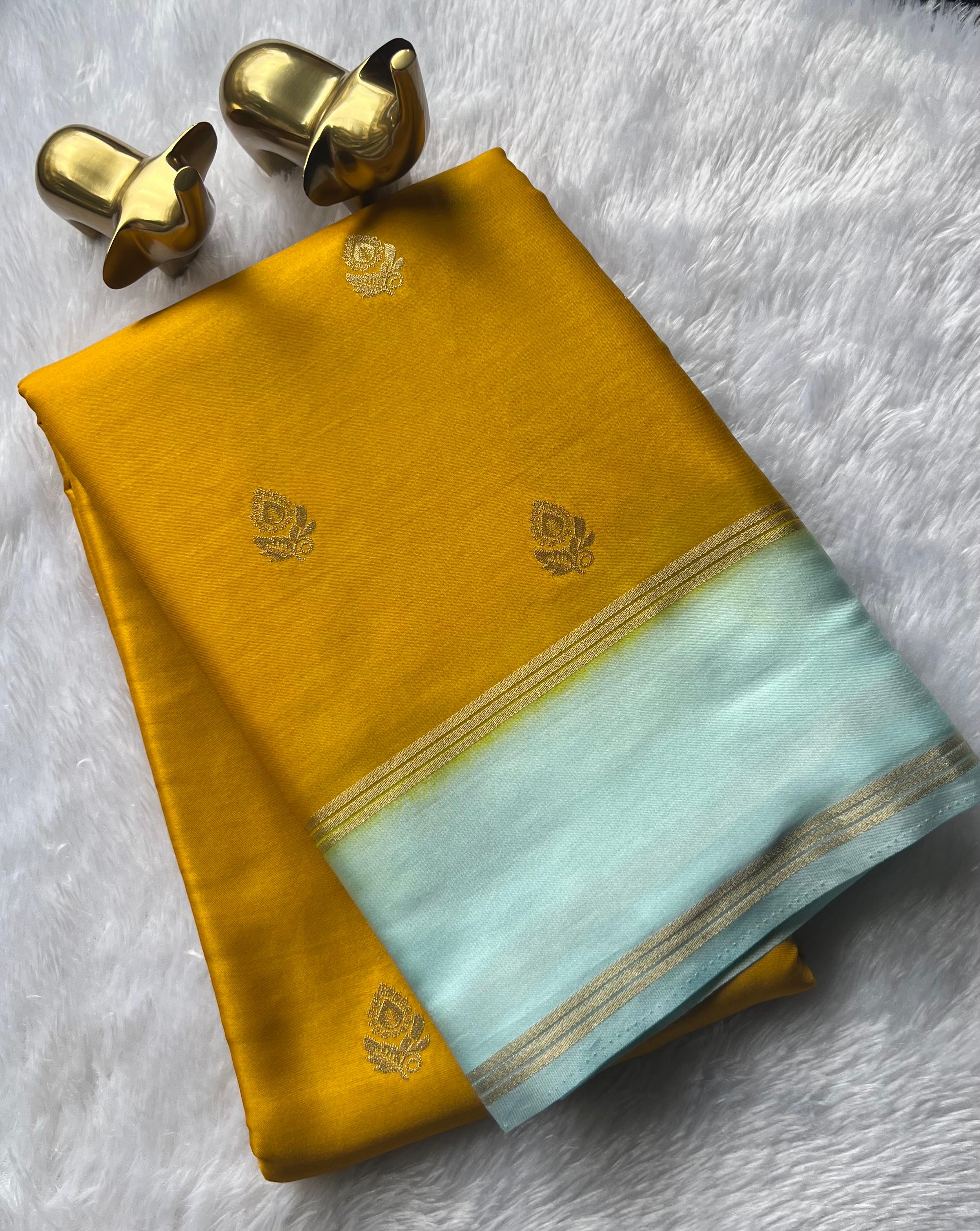 Gajji Silk Small Flower Buttawith Bentex Zari Border,Washable